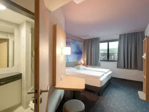 B&B HOTEL Kassel-Wilhelmshöhe - Room