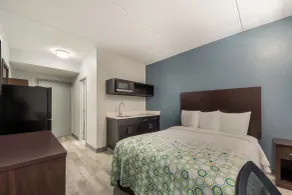 HomeTowne Studios by Red Roof San Antonio - SeaWorld Northwest - Værelse
