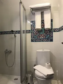 The Ninova - Bathroom