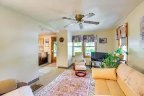 3 Mi to Seneca Lake: Couple's Apt w/ River Access - Interiör