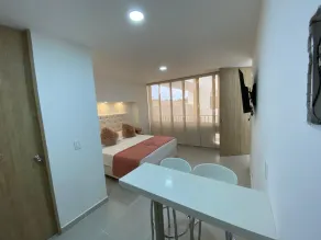 Aptos y Apartaestudios frente al Malecón y el Embalse, Zona Gastronómica, a 8 minutos de la Piedra del Peñol, TODO CERCA!!! - Chambre