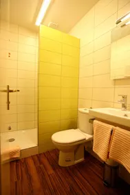 Hotel Zum Schloßberg - Badezimmer