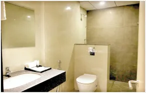 Sri Sri Sri Excellency - Bathroom
