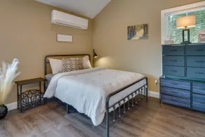 Peaceful Waterfront Studio 16 Mi to Greenville! - Chambre