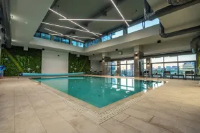 East Plaza Hotel - Pool