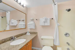 Anchorage Resort - Bathroom