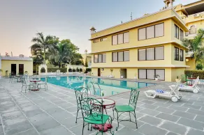 Padmini Bagh Resort - Pool