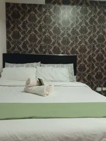 Grand Riviera Suites Comfy Condo near US Embassy Manila Bay Roxas Blvd Ermita Manila - Værelse