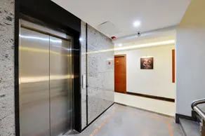 La Sara Gateway - Elevador
