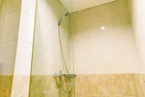 Warm And Comfort Stay 1Br Apartment At Silkwood Residences - Bathroom