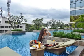 Shangri-La Bengaluru - Piscine