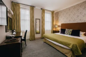 The Sun Hotel & Bar - Habitación