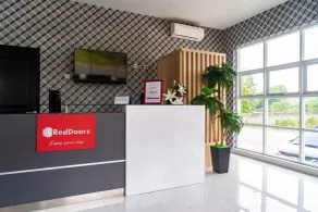 RedDoorz Plus near Teras Kota 3 - Reception