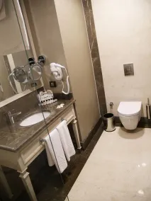 Morrian Hotel - Bathroom