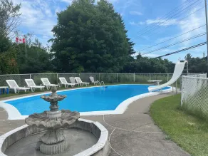Motel Le Voyageur - Pool