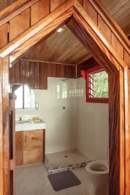 Leleana Eco Resort on Kolombangara - Bathroom