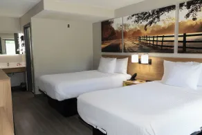 Days Inn by Wyndham Farmville - Room