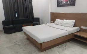 Hotel Nisha Nest - Habitación
