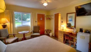 Picket Fence Motel - Rum