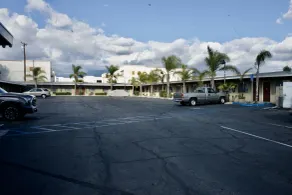 Sands Motel by Ontario Airport & Toyota Arena - Parking