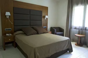 Hotel Restaurant Castellarnau - Room