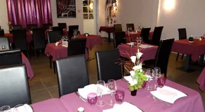 LOGIS-Hôtel Restaurant Auberge Les Vallées Du Perche - Restaurant
