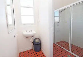 The Hallows Accommodation - Bathroom