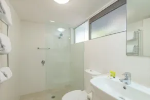 Caribbean Noosa - Bathroom