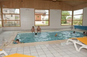 Hôtel Restaurant Etoile des Neiges Piscine Jacuzzi Sauna Massage Salle de Jeux - Piscina