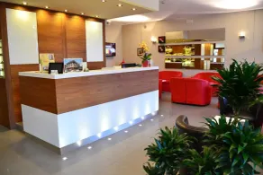 Hotel Midi - Reception