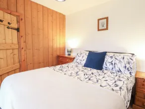 Bryn Re - Room