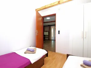 House Nikola 1422 - Room