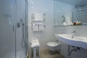 Hotel Berna - Bathroom