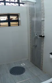 The Breeze Hotel, Busia - Badezimmer
