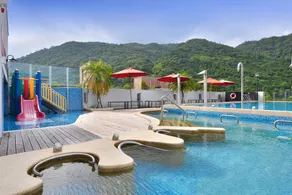 Four Points by Sheraton Yilan Jiaoxi - Piscine