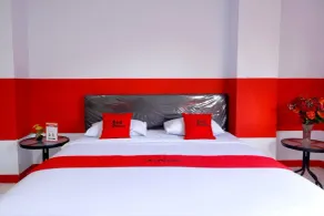 RedDoorz near Sam Ratulangi Manado - Room