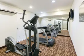 Super 8 by Wyndham Decatur/Dntn/Atlanta Area - Salle de remise en forme