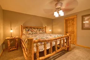 Black Bear Cinema #4819 - Chambre