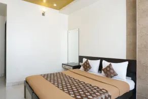 Hotel Pavitra - Room