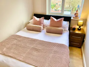 3-bed Townhouse Parking Deep Cleaned - Rum