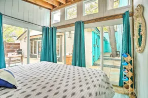 Luxury Spa Retreat: Private Courtyard & More! - Interior