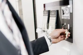 Business and Family Homes - Check-in e check-out automático