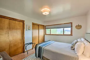 El Prado Duplex w/ Deck + Grill - 4 Mi to Town! - Interior