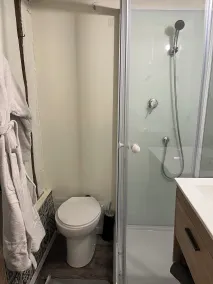 Le Grand Faubourg les Gîtes Ecurie et La Faïencerie - Bagno