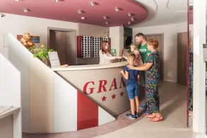 Granada Conference, Wellness and Sport Hotel - Reception