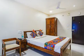 OYO Townhouse 1093 Unique Suites - Quarto