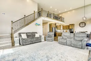 2 Mi to Lewis and Clark Lake: Spacious Getaway - Innenbereich