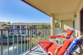Beachside St Augustine Resort Condo, 6 Mi to Dtwn! - Intérieur