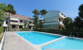 Relaxing villa with fenced garden - Pool