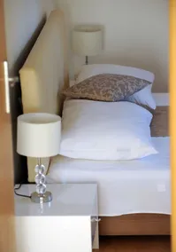 Citybreak Apartman With Private Beach Near Split - Room